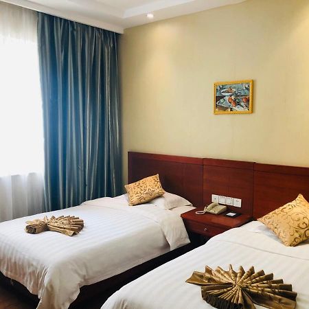Super 8 Dunhuang Fengqingcheng Hotel Екстериор снимка