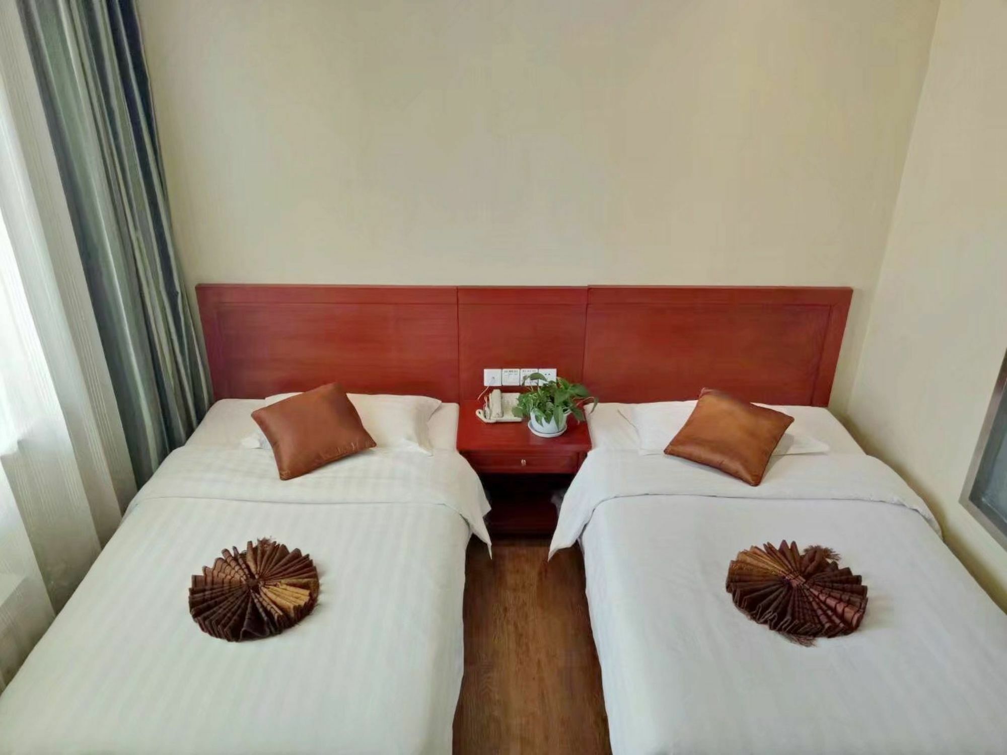 Super 8 Dunhuang Fengqingcheng Hotel Екстериор снимка