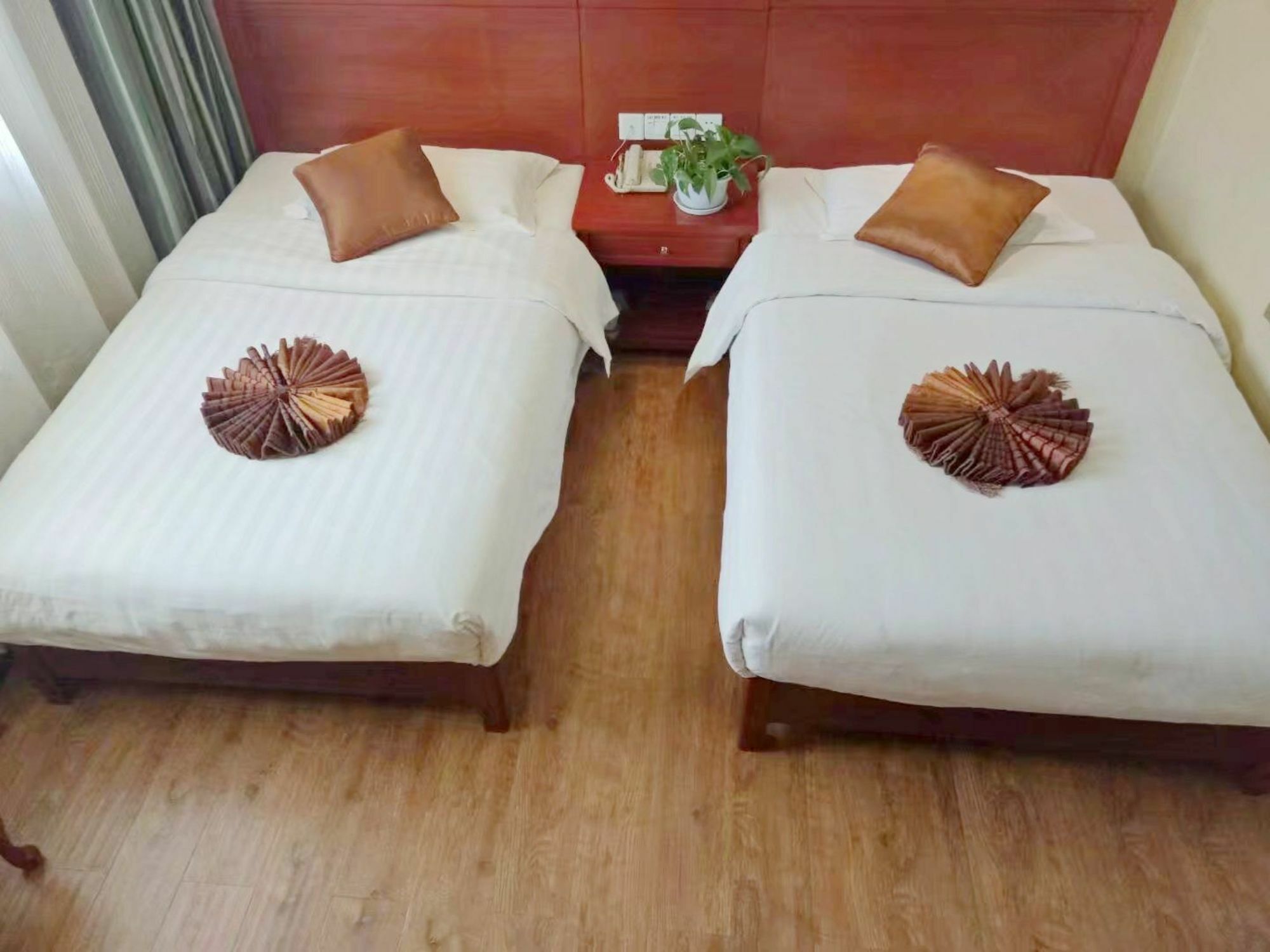 Super 8 Dunhuang Fengqingcheng Hotel Екстериор снимка