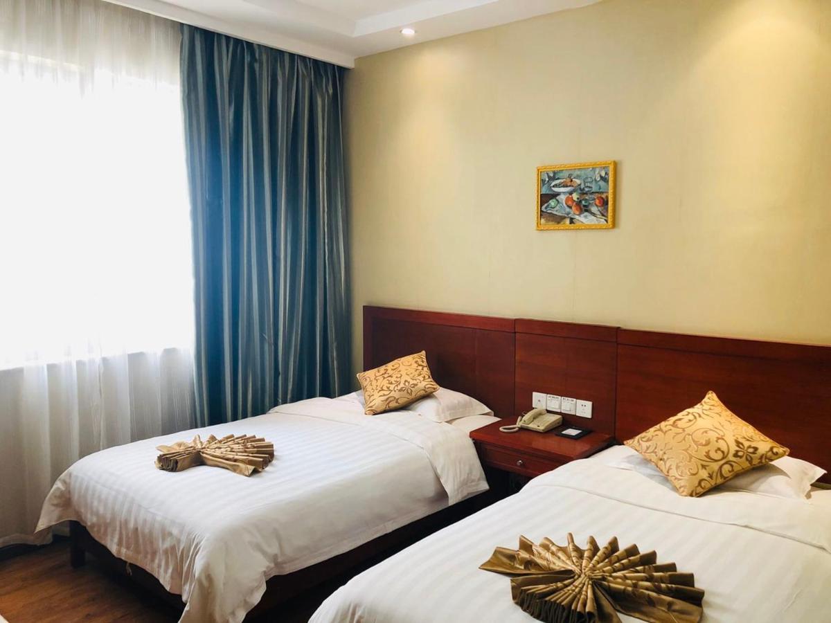 Super 8 Dunhuang Fengqingcheng Hotel Екстериор снимка