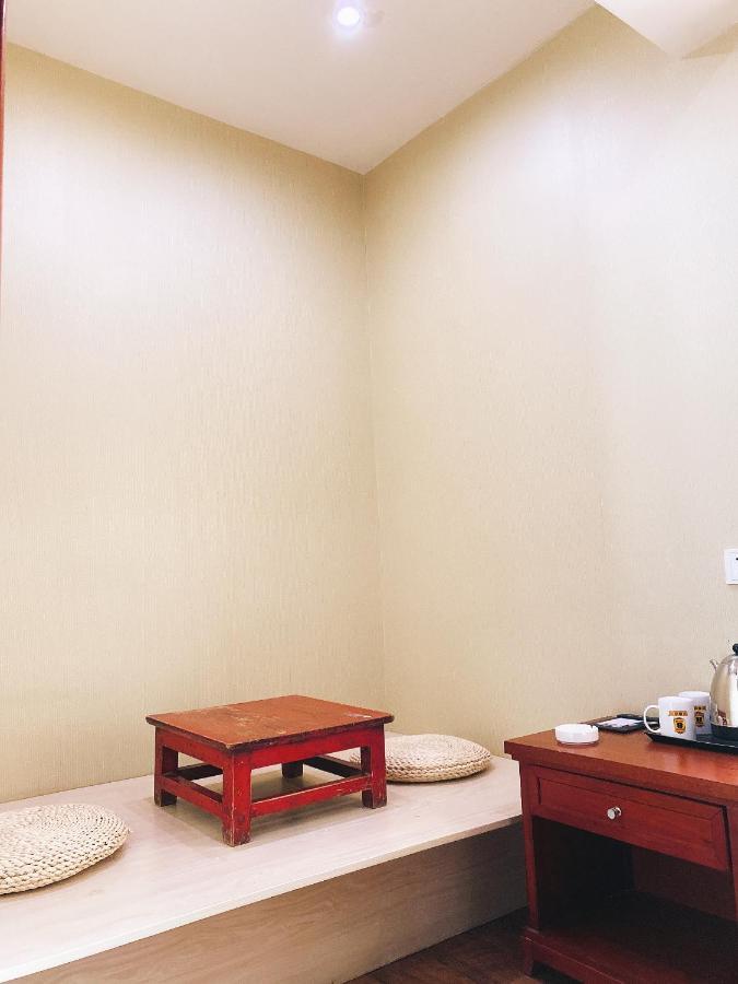 Super 8 Dunhuang Fengqingcheng Hotel Екстериор снимка
