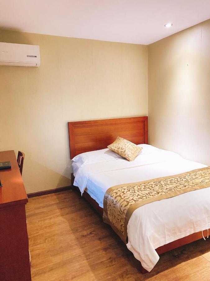 Super 8 Dunhuang Fengqingcheng Hotel Екстериор снимка