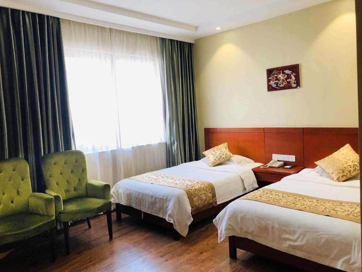 Super 8 Dunhuang Fengqingcheng Hotel Екстериор снимка